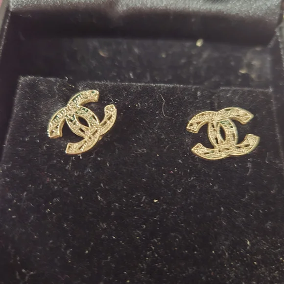 CHANEL Gold Logo Earrings - Picture 3 of 4